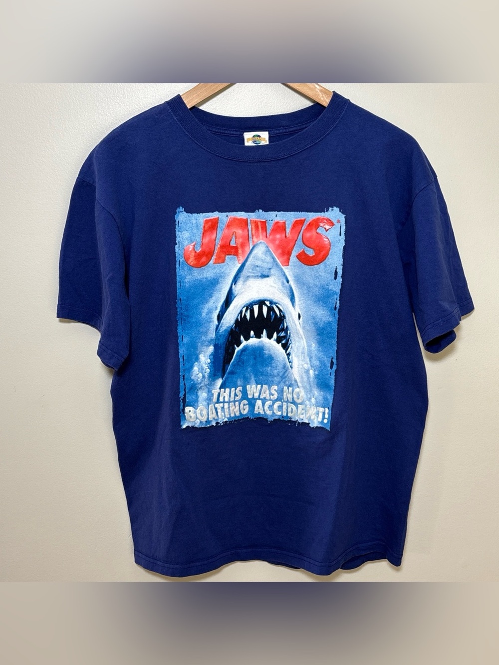 Vintage Y2K Universal Studios JAWS T Shirt Size medium